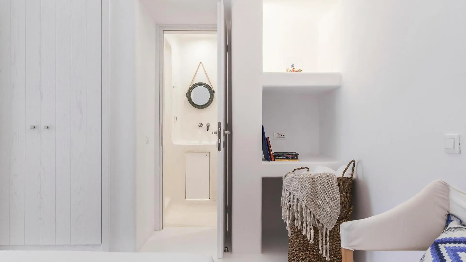 Breathtaking 6 Bed In Platis Gialos