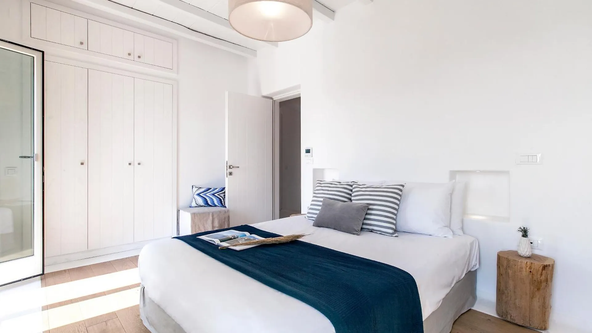 Breathtaking 6 Bed In Platis Gialos