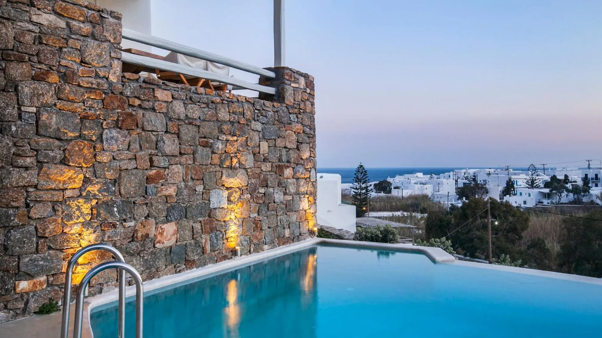 Breathtaking 6 Bed In Platis Gialos